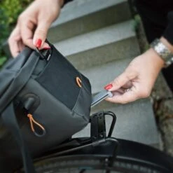 SKS INFINITY TOPBAG Wasserdichte Fahrradtasche 10 SKS INFINITY TOPBAG Wasserdichte Fahrradtasche -Fahrrad Pack 11947 infinity topbag detail 06 1024x1024 1